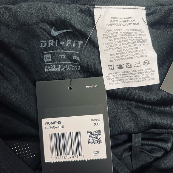 Nike Women's Crew Shorts Black Perforated Woven Fabric Size 2XL - Picture 10 of 10